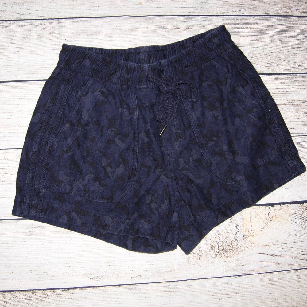 Athleta Black Camo Farallon Shorts 0